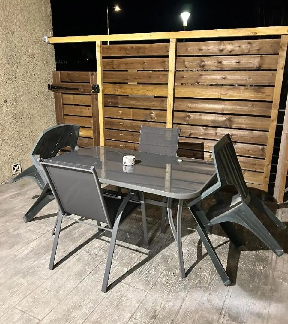 Beau Petit Studio Avec Terrasse Et 2 Couchages Fos-sur-Mer Apartment