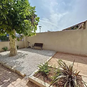  Hébergement de vacances Charmante Maison De Avec Jardin, Terrasse Et Terrain De Petanque