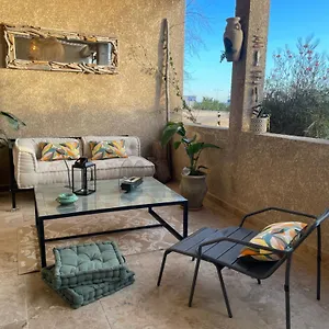 En Bord De Apartment